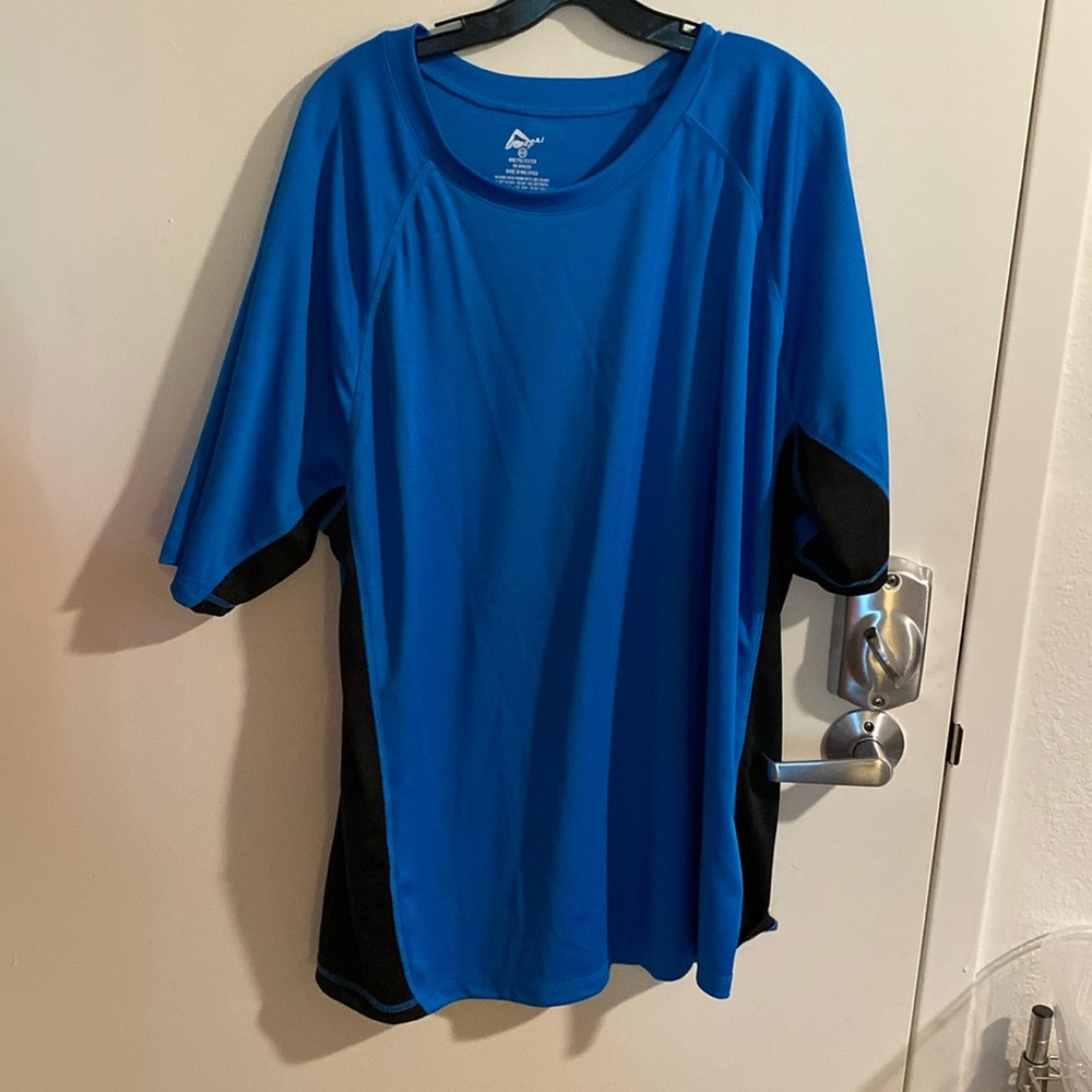 EUC 4x sports top